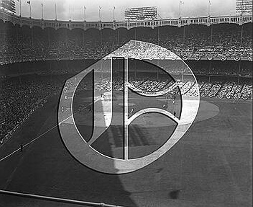 World Series game action at Yankee Stadium55N0204